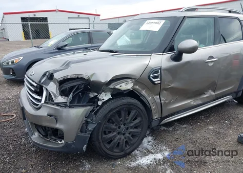 2018 Mini Countryman Cooper из США, поврежденный, VIN WMZYV5C30J3E03194